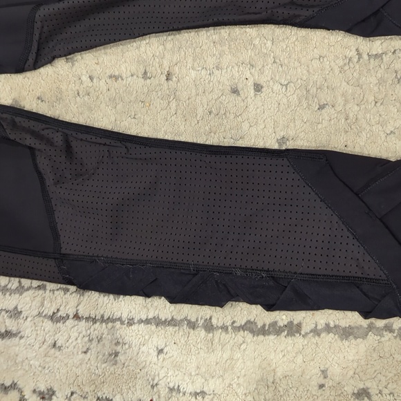 Lululemon Var-City Crop Black / Quiet Stripe Butter Pink Electric Coral - Picture 11 of 15